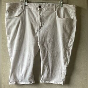 Chaps denim capris. White. Size 22W